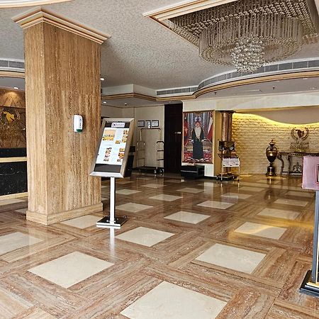 Caesar Hotel Muskat Bagian luar foto