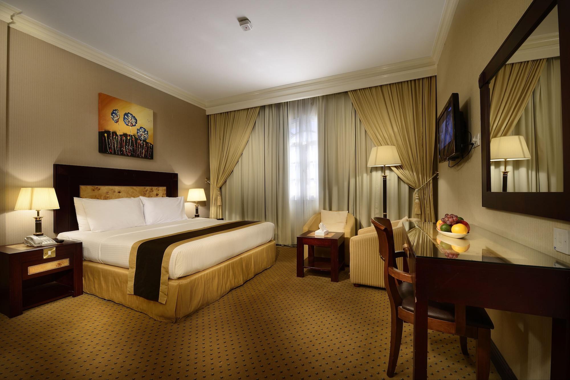 Caesar Hotel Muskat Bagian luar foto