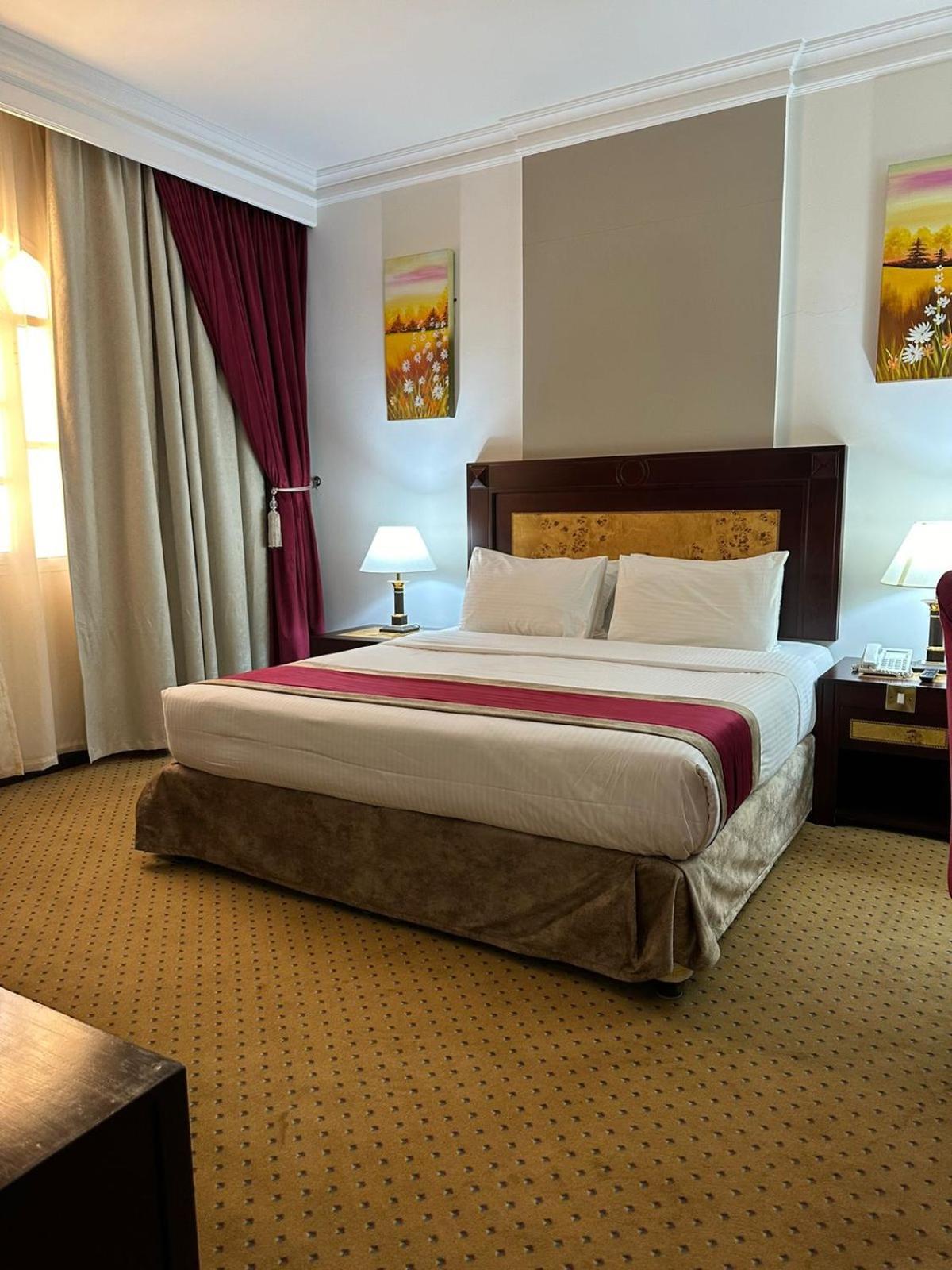 Caesar Hotel Muskat Bagian luar foto