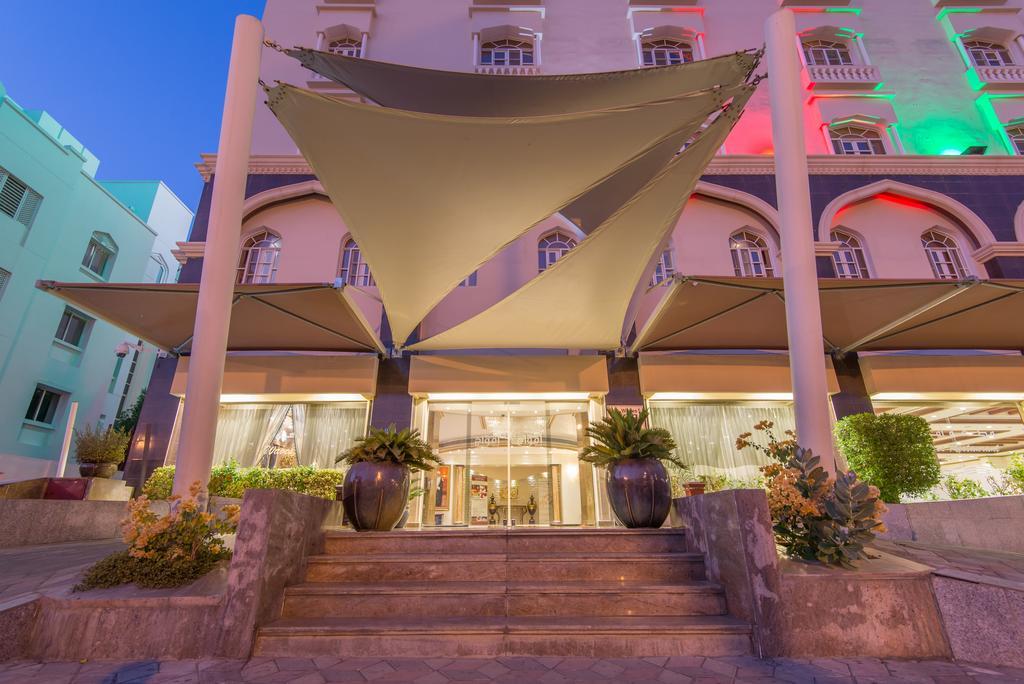 Caesar Hotel Muskat Bagian luar foto